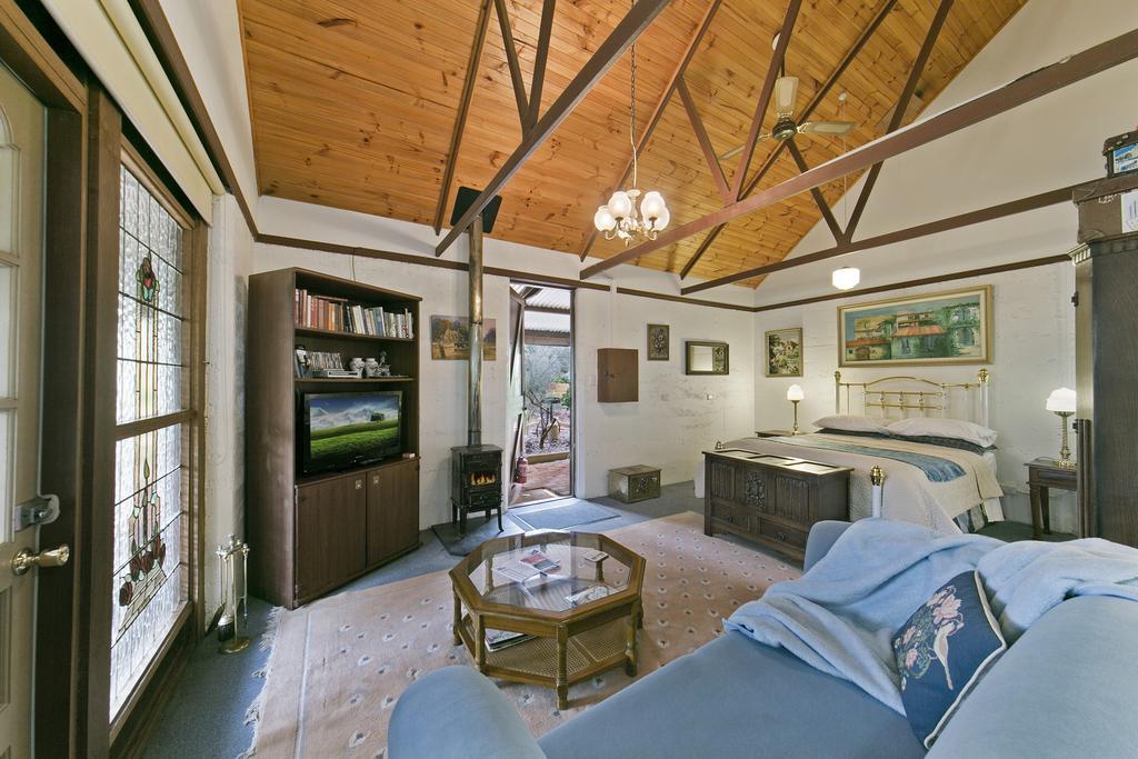 Отель Hillside Country Retreat Йорк Экстерьер фото