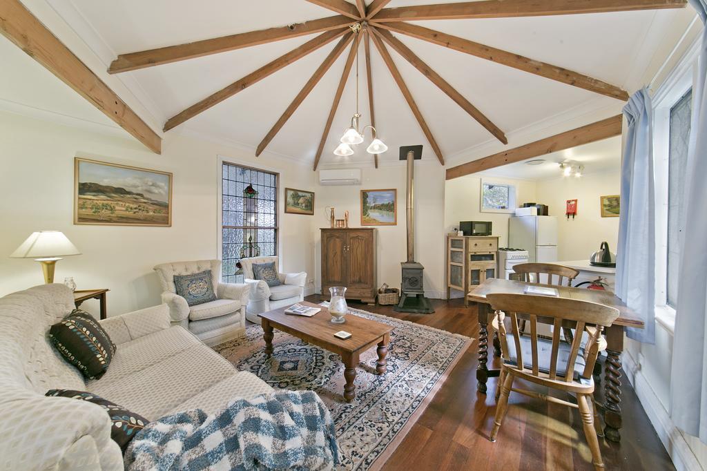 Отель Hillside Country Retreat Йорк Экстерьер фото